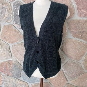Vintage knit vest with velvet buttons
